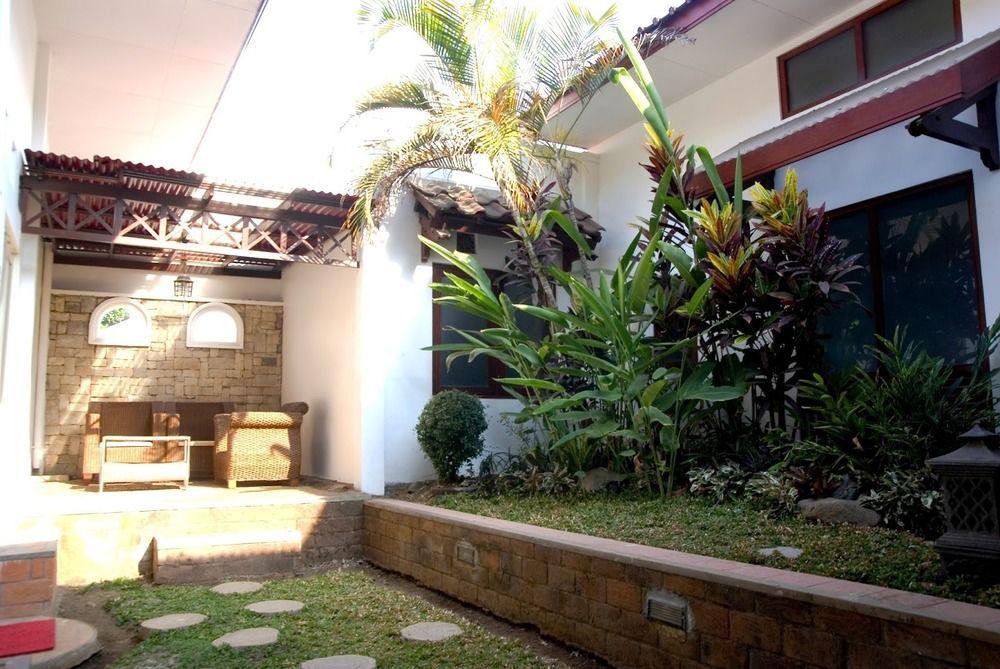 Family Hotel Gradia 1 Batu  Extérieur photo
