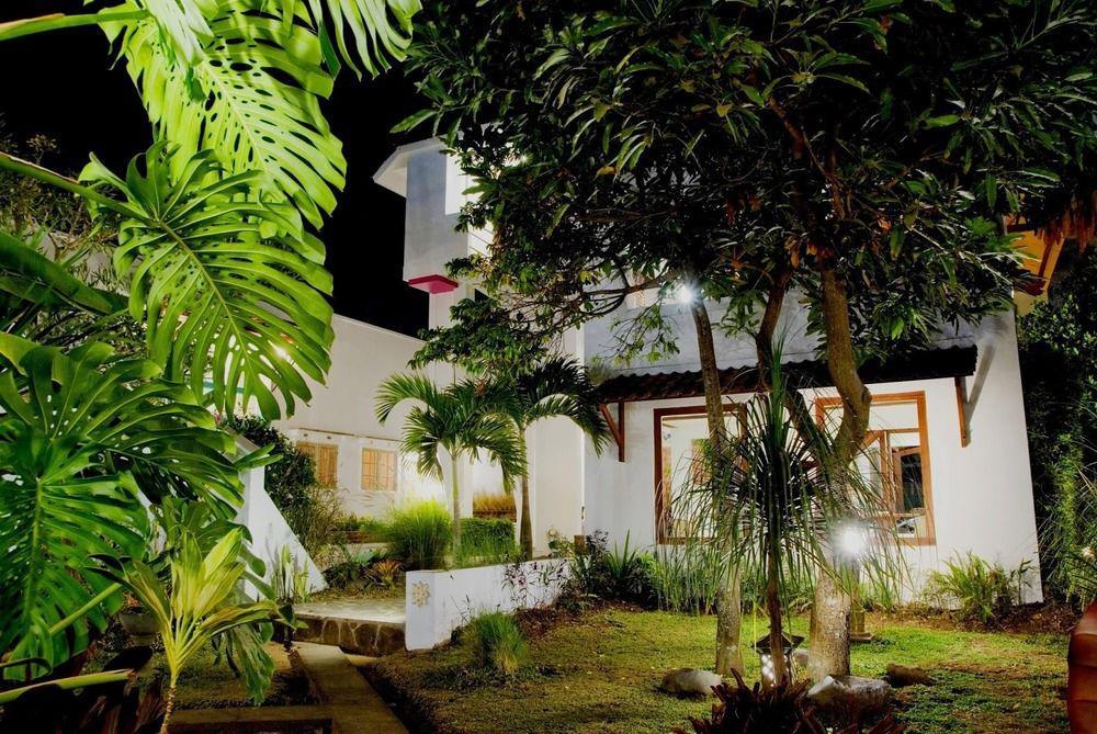 Family Hotel Gradia 1 Batu  Extérieur photo